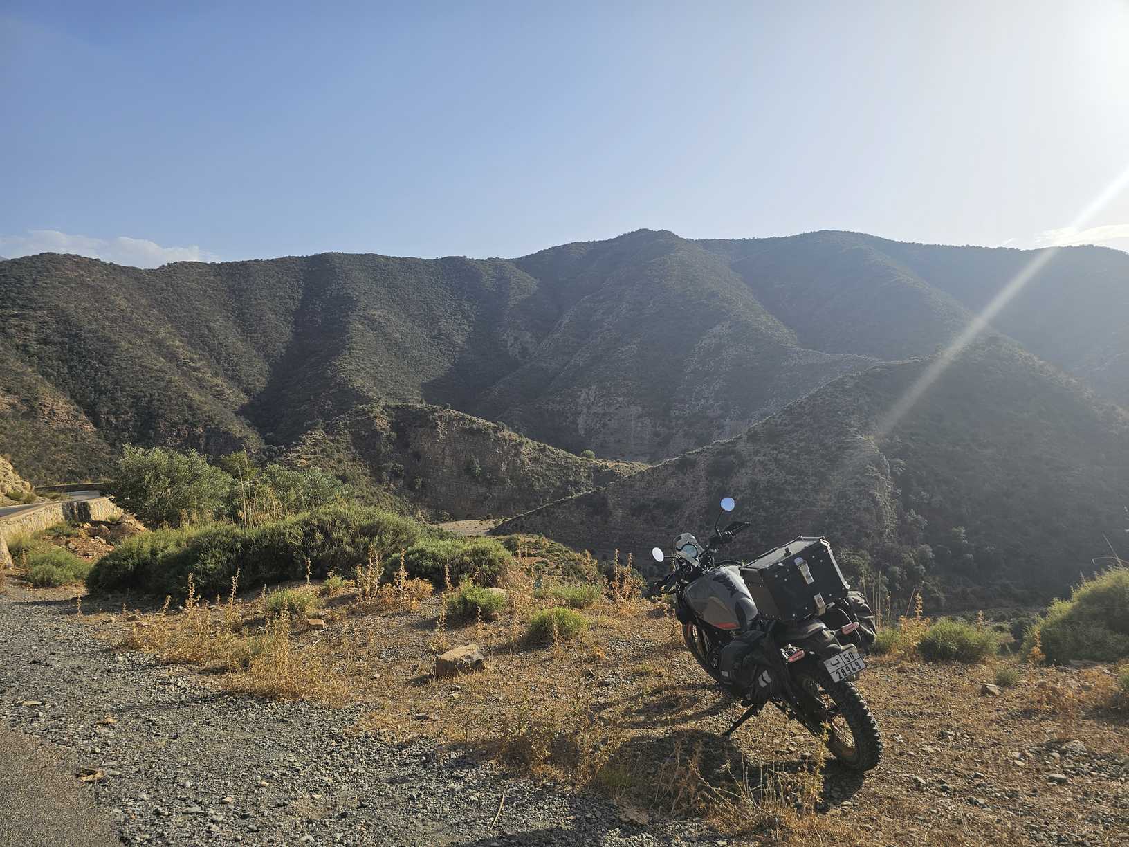 Royal Enfield Himalayan-motoren van Moto-Wings in Nador