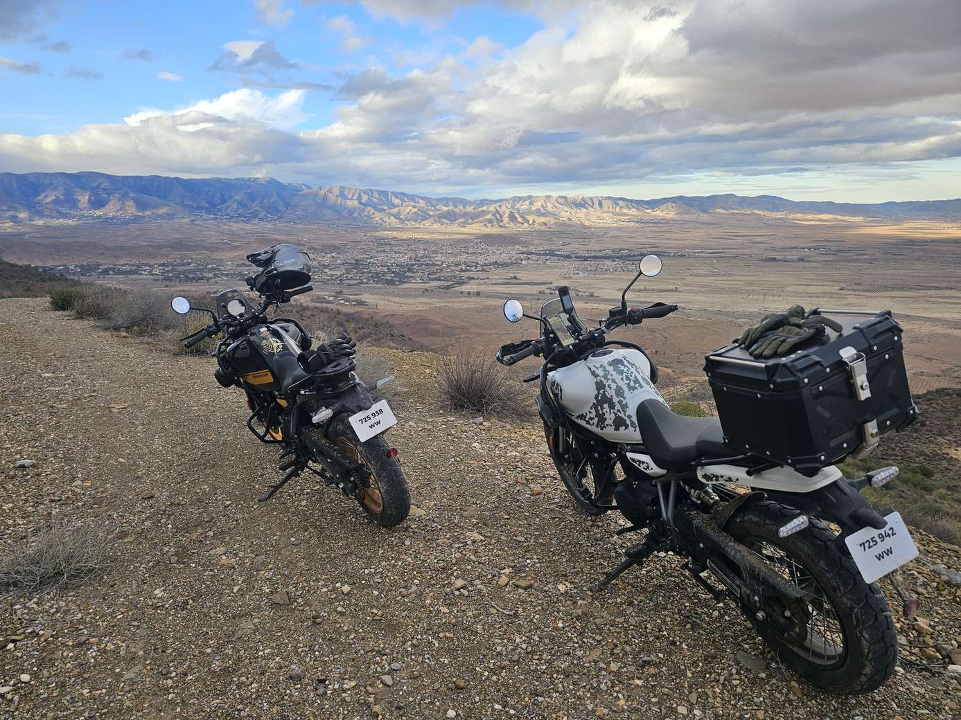 Royal Enfield Himalayan 450 di Moto-Wings in Marocco